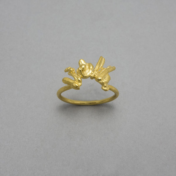 1 Laura Ngyou Golden palm ring web